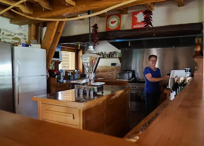 Bed & Breakfast D Hotes Azkena 3*